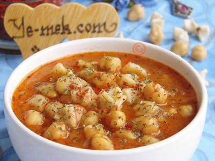 Mantılı Çorba (Yüksük Çorba)